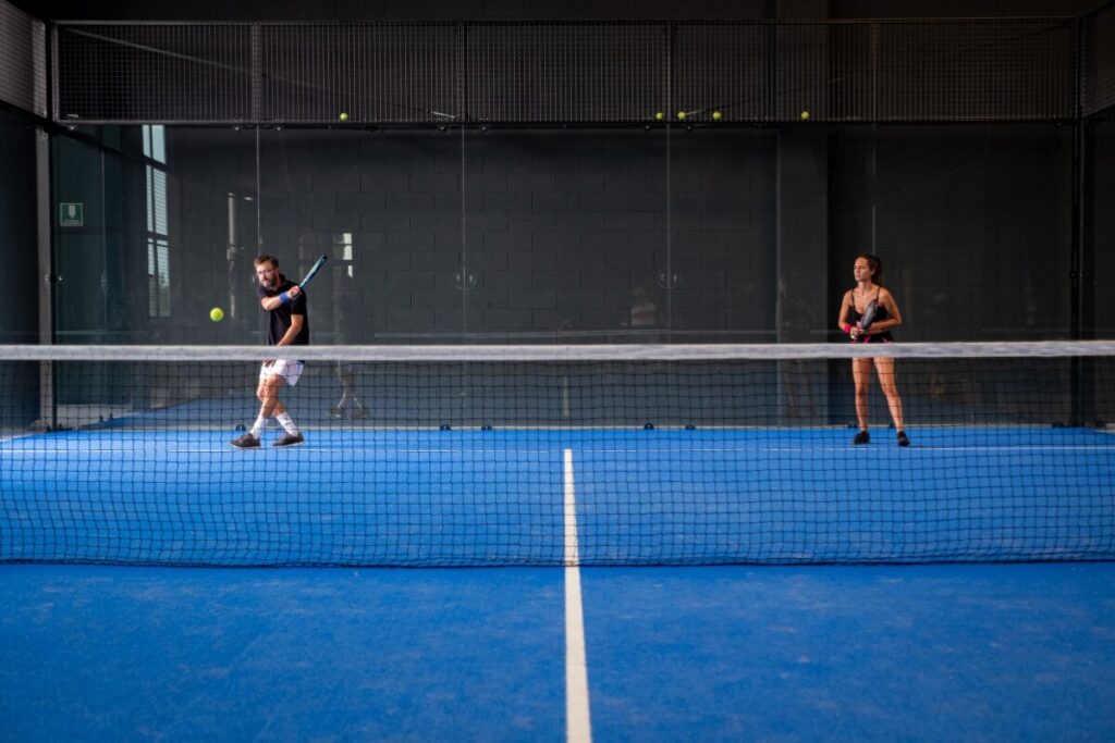 Binnen of buiten banen padel